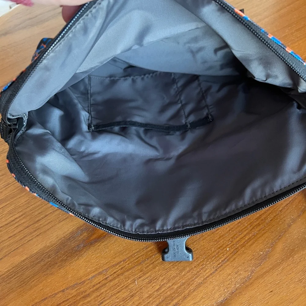 Timbuk2 Vibrant Page Crossbody Bag - Picture 5 of 5
